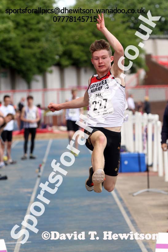 Boys under-15s, North East Track and Field Champs., Gateshead. Photo: David T. Hewitson/Sports for All Pics